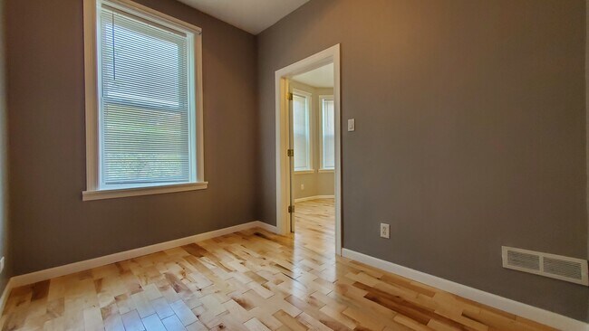 Building Photo - 4138 S Albany Ave