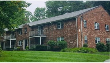 Building Photo - 20 Kingswood Dr