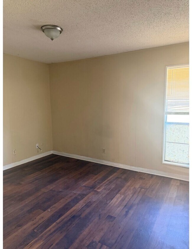 Foto del edificio - 2021 Austin Ave