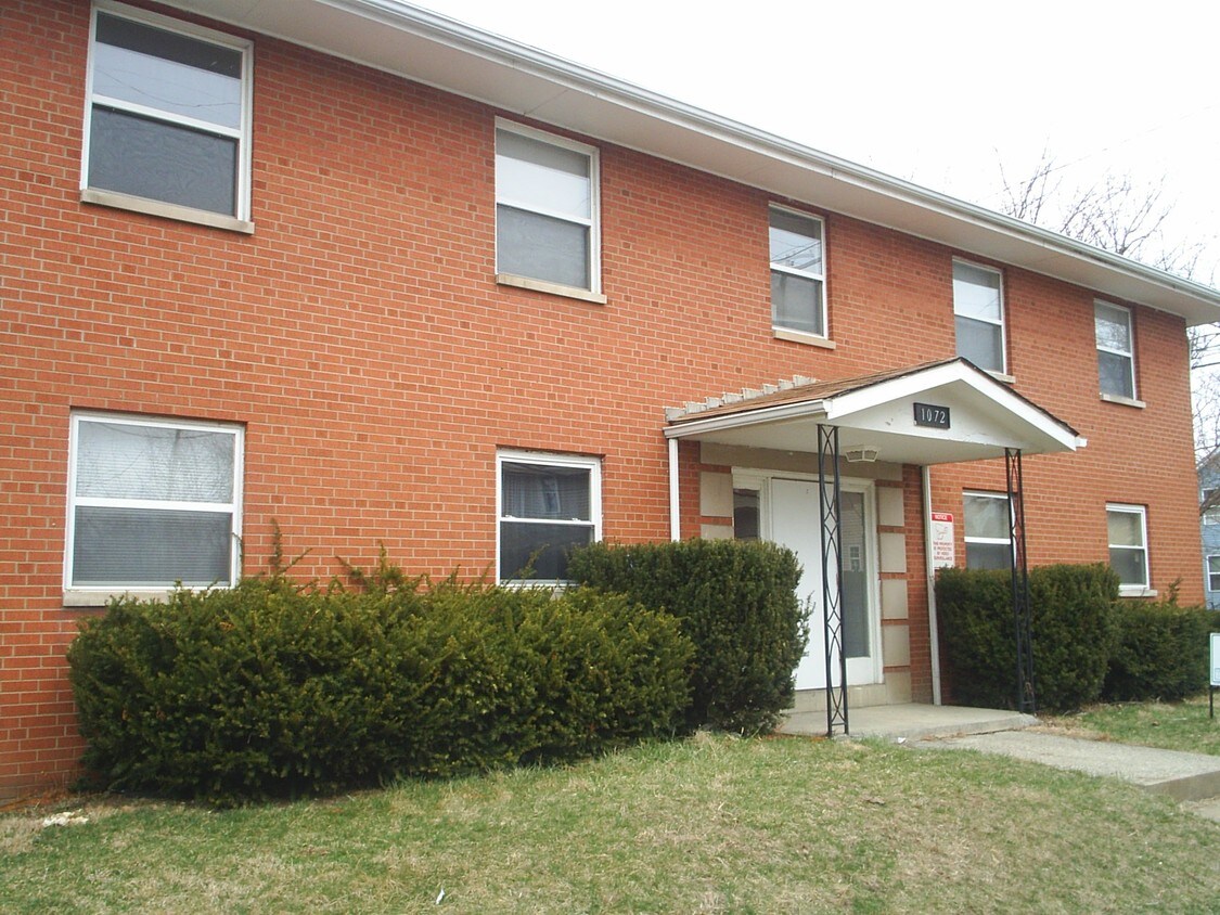 Primary Photo - 1072 Forest St