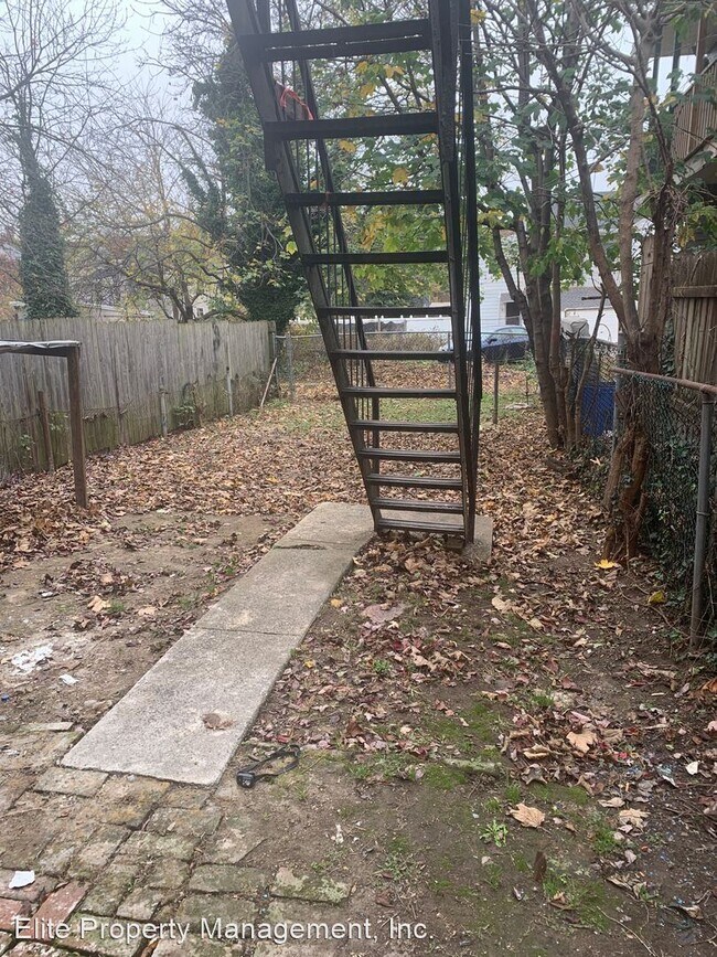 Building Photo - 2 br, 1 bath House - 555 W Philadelphia St...