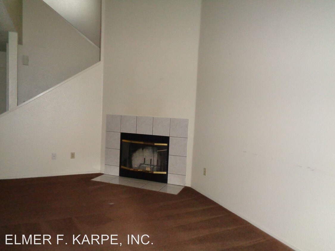 Building Photo - 817 Quail Ln