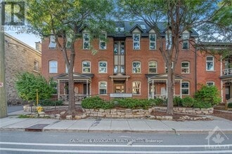 Building Photo - 215-215 St. Patrick St