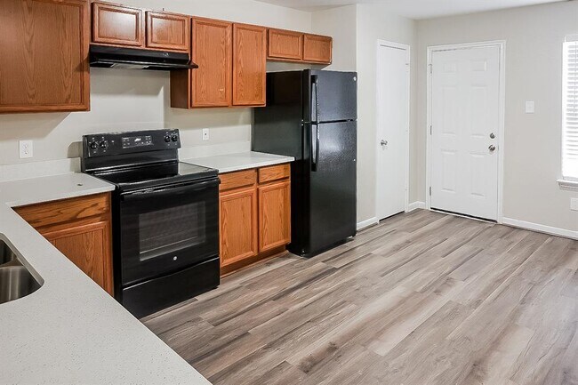 Foto del edificio - 8122 Arrington Forest Ln
