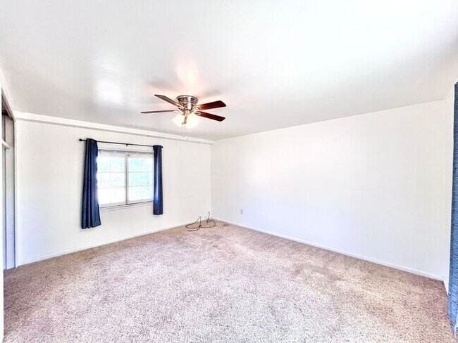Foto del edificio - Very Large 1 Bed/1 BA in a Mountainside Re...
