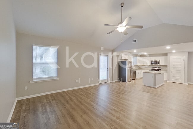 Foto del edificio - 136 Western Red Cedar Dr