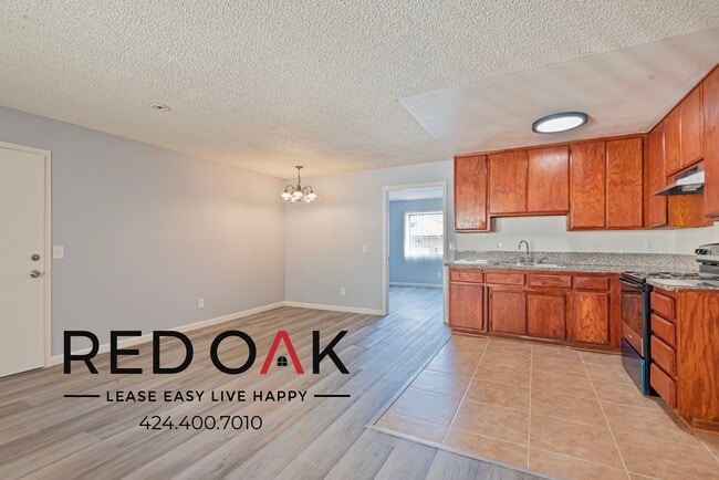 Foto del edificio - 2448 N Eastern Ave