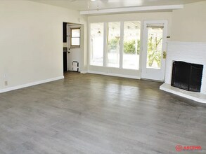 Building Photo - 1318-1320 El Tejon Ave