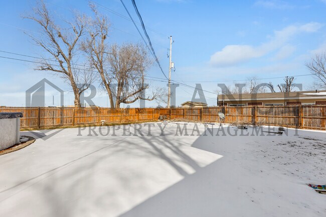 Foto del edificio - 8300 W 9th St N