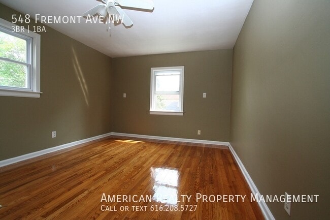 Building Photo - 548 Fremont Ave NW