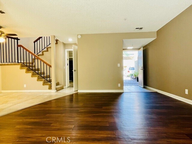 Foto del edificio - 17181 Elm Lane