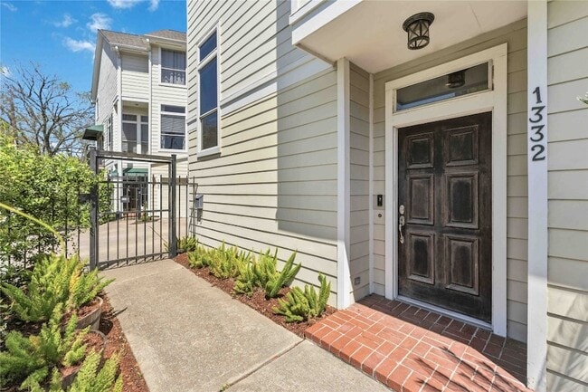 Foto del edificio - 1332 Fairview St