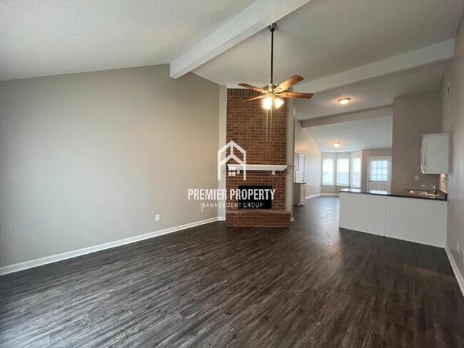 Foto del edificio - 1235 Breezy Gate Dr