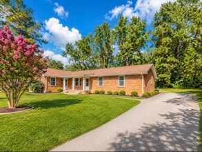 Building Photo - 236 Cross Timbers Dr