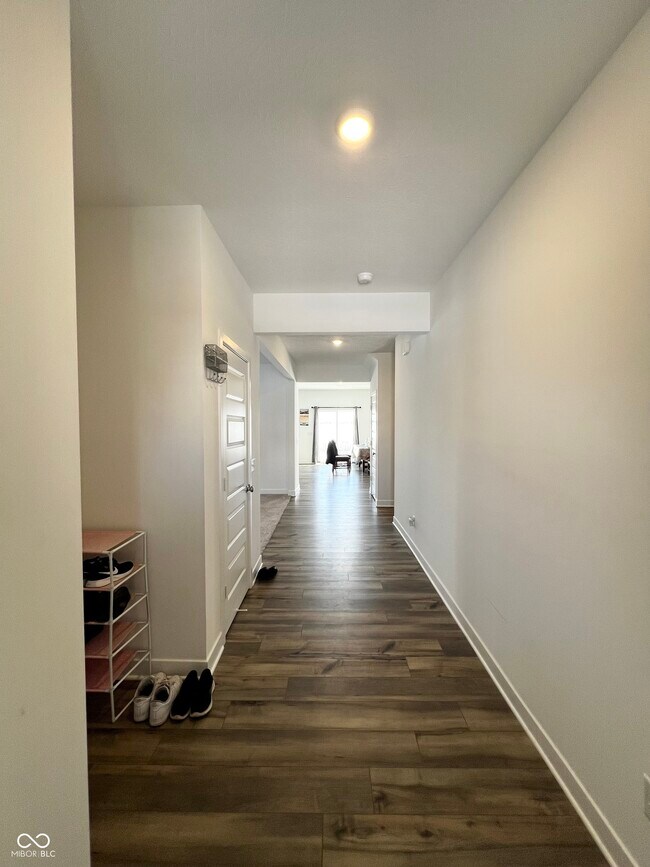 Building Photo - 2725 Linwood Ave