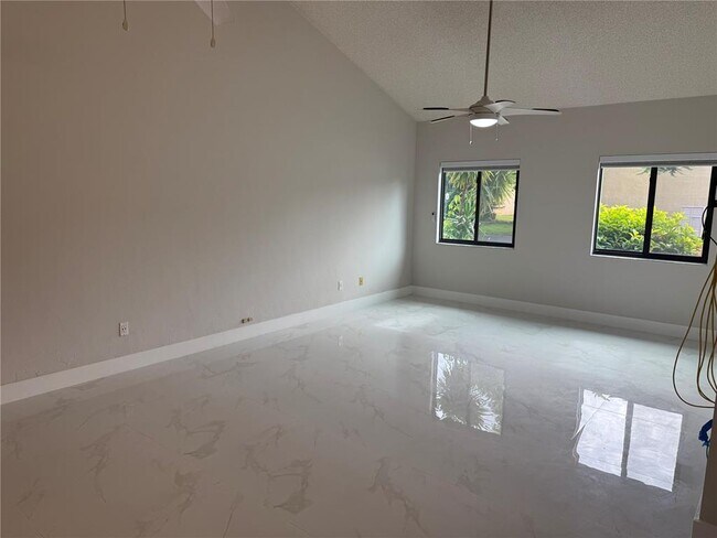 Foto del edificio - 431 SE 14th St