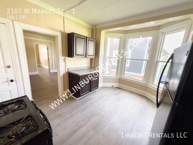 Foto del edificio - 2103 W Market St