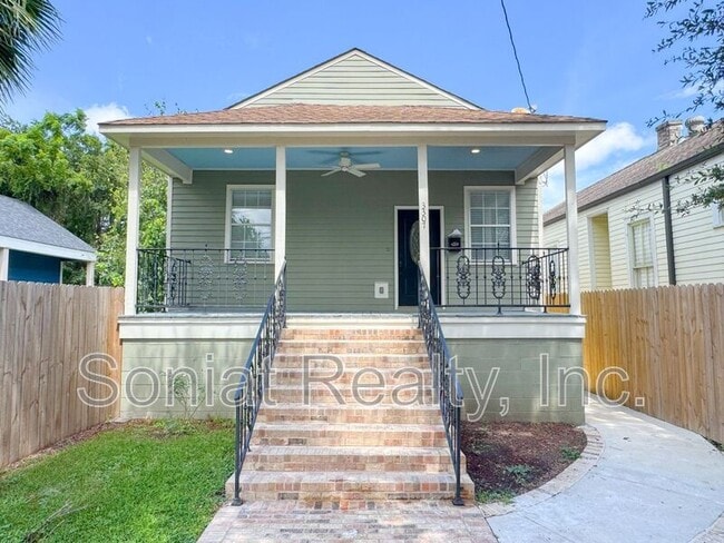 Photo - 3307 Baudin St. House