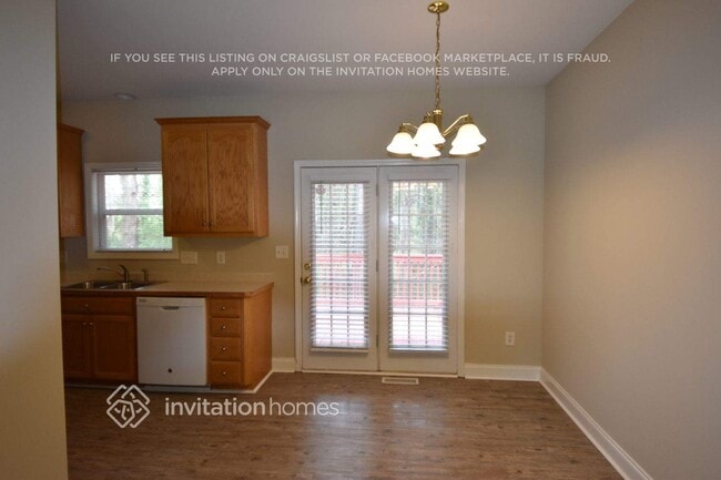 Foto del edificio - 2301 Cricket Ln