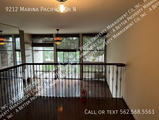 Foto del edificio - 9212 Marina Pacifica Dr N