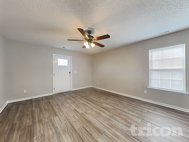 Building Photo - 136 Katrina Ct