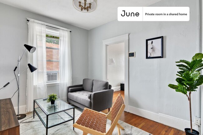 Foto del edificio - Room in Shared 3 bed/1 bath home