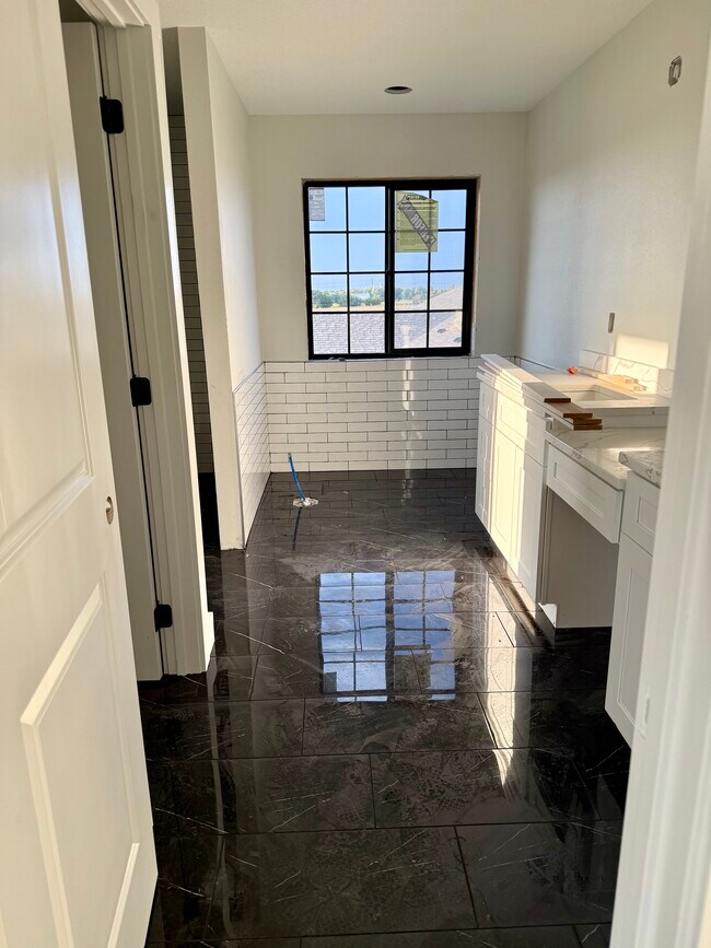 Foto del edificio - 4702 180th St