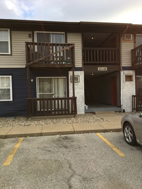 Building Photo - 320 Brown St