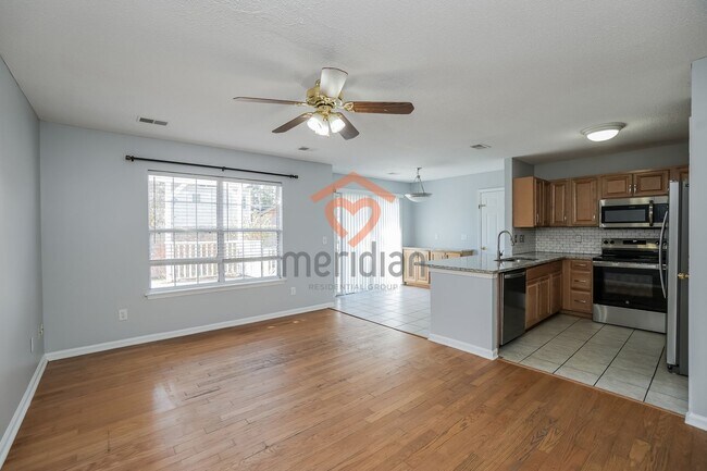 Building Photo - 3 Bedroom, 2.5 Bath - Ladson Area