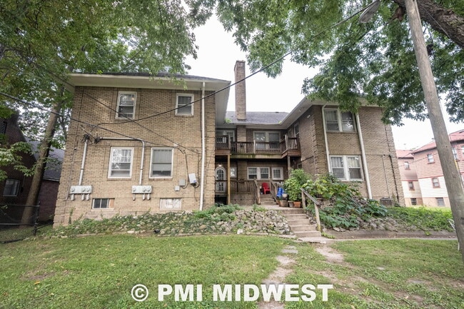 Photo - "Charming 1-Bedroom Gem in Indianapolis: Cozy 729 Sq Ft at 3507 N Pennsylvania St!" Apartment