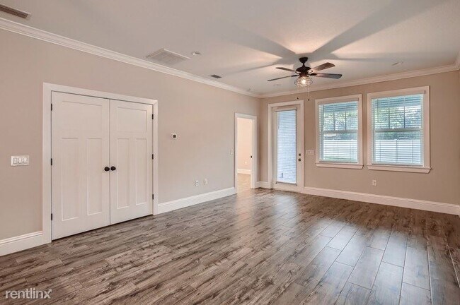 Building Photo - 3 br, 2 bath House - 1516 E North Street UNIT