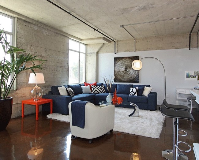 Building Photo - 825 E 4th St