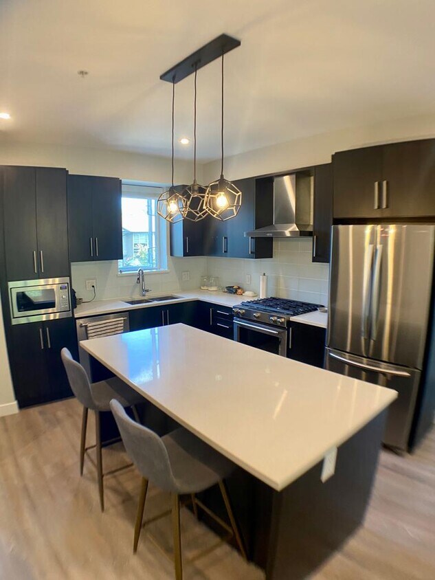 Kitchen - 15436 31 Av