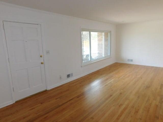 Foto del edificio - 2407 Summerland Dr
