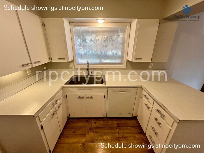 Foto del edificio - 1419 NE Cornell Rd