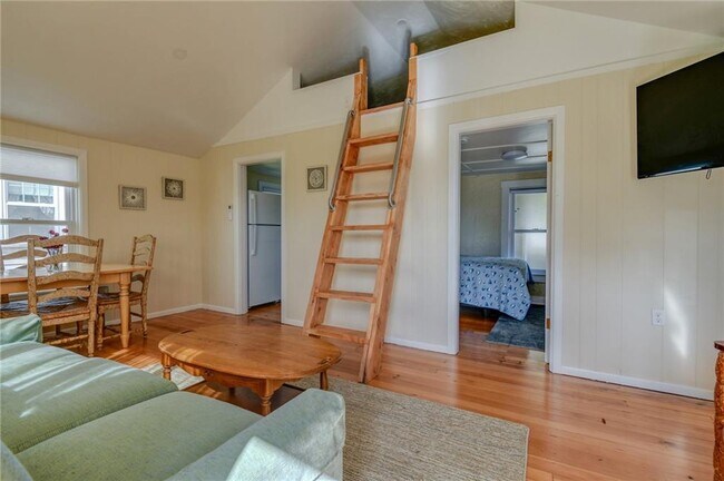 Building Photo - 83 Angell Rd