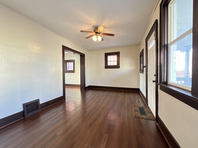 Foto del edificio - 320 E 26th St