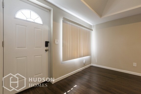 Foto del edificio - NOW AVAILABLE! - 61 CLIFF AVENUE, SAYVILLE...