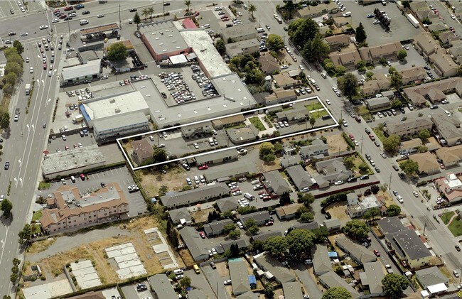 Aerial Photo - 830-842 W Sunset Blvd