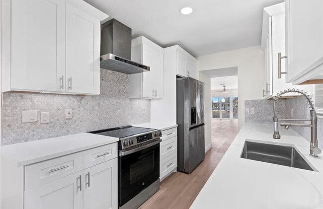 Building Photo - 4448 Marine Pkwy