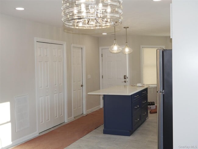 Building Photo - 18 Deer Crossing Dr