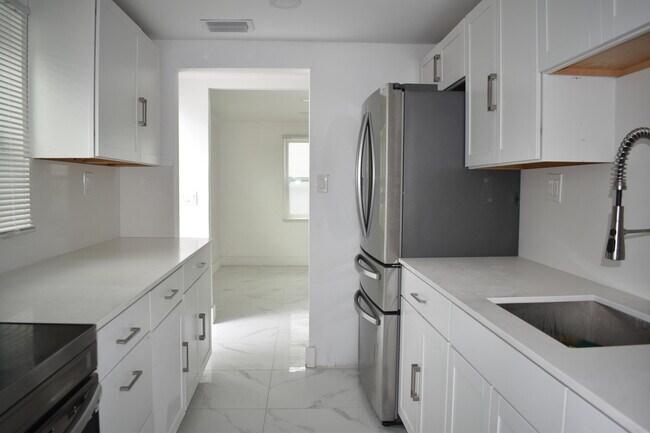 Building Photo - 741 NW 17th Terrace