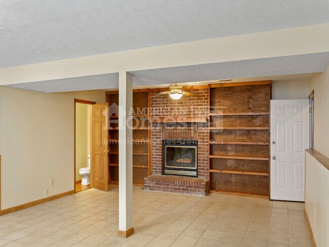 Building Photo - 6 North Cottonwood Court
