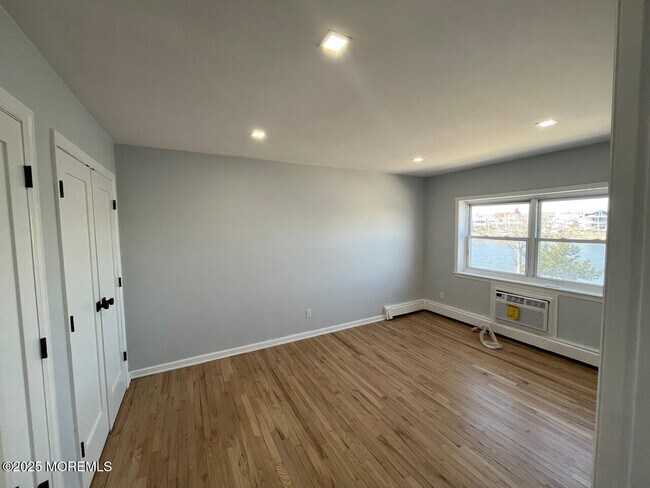 Foto del edificio - 1217 Ocean Ave N