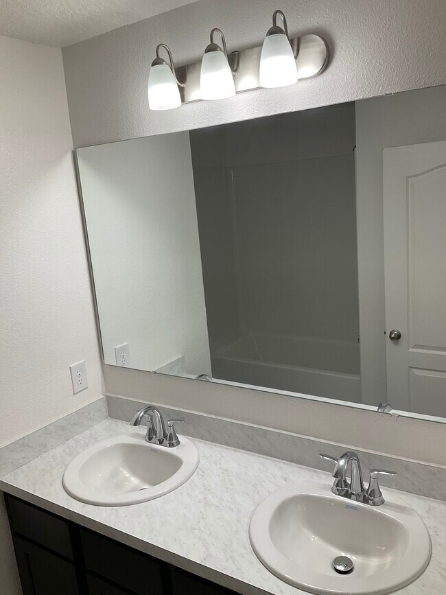 Building Photo - 861 Boca Vista Ct