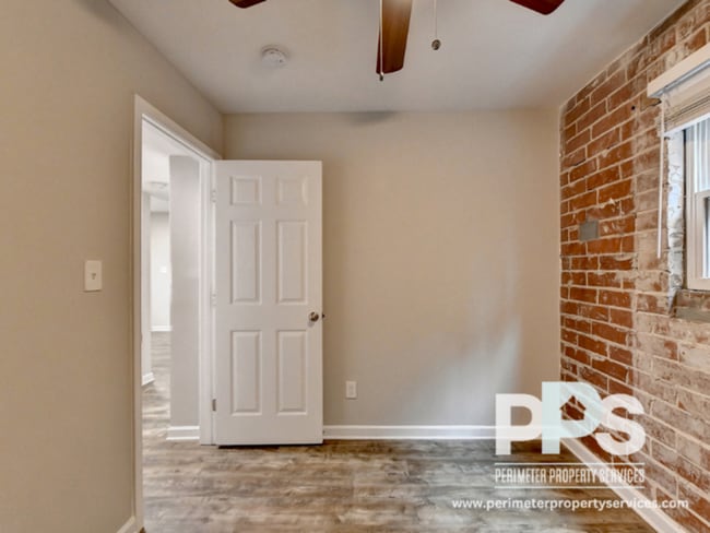 Building Photo - 221 Lampkin St