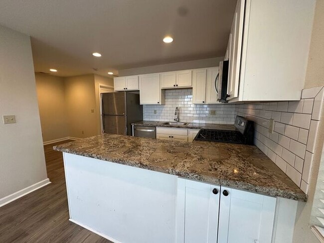 Building Photo - 1117 Buena Vista Ave