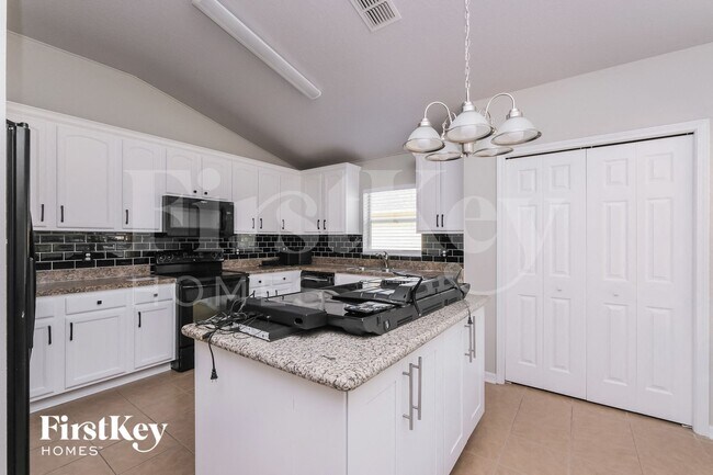 Foto del edificio - 9728 Highland Ridge Dr