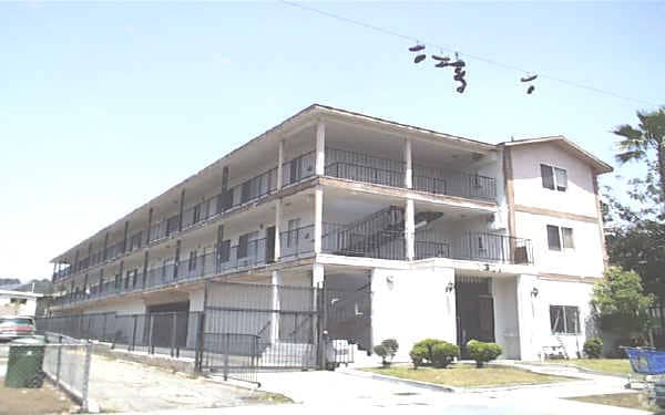 Building Photo - Andrita Apartment