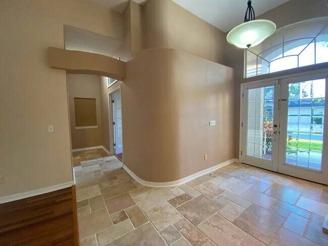 Foto del edificio - Stunning 3 Bed, 3 Bath Pool Home + Den in ...